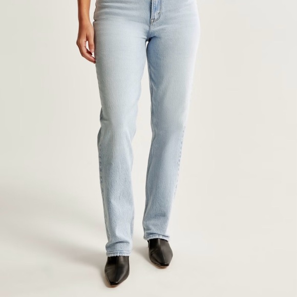 Abercrombie Curve Love Ultra High Rise 90s Straight Jean - Picture 2 of 4